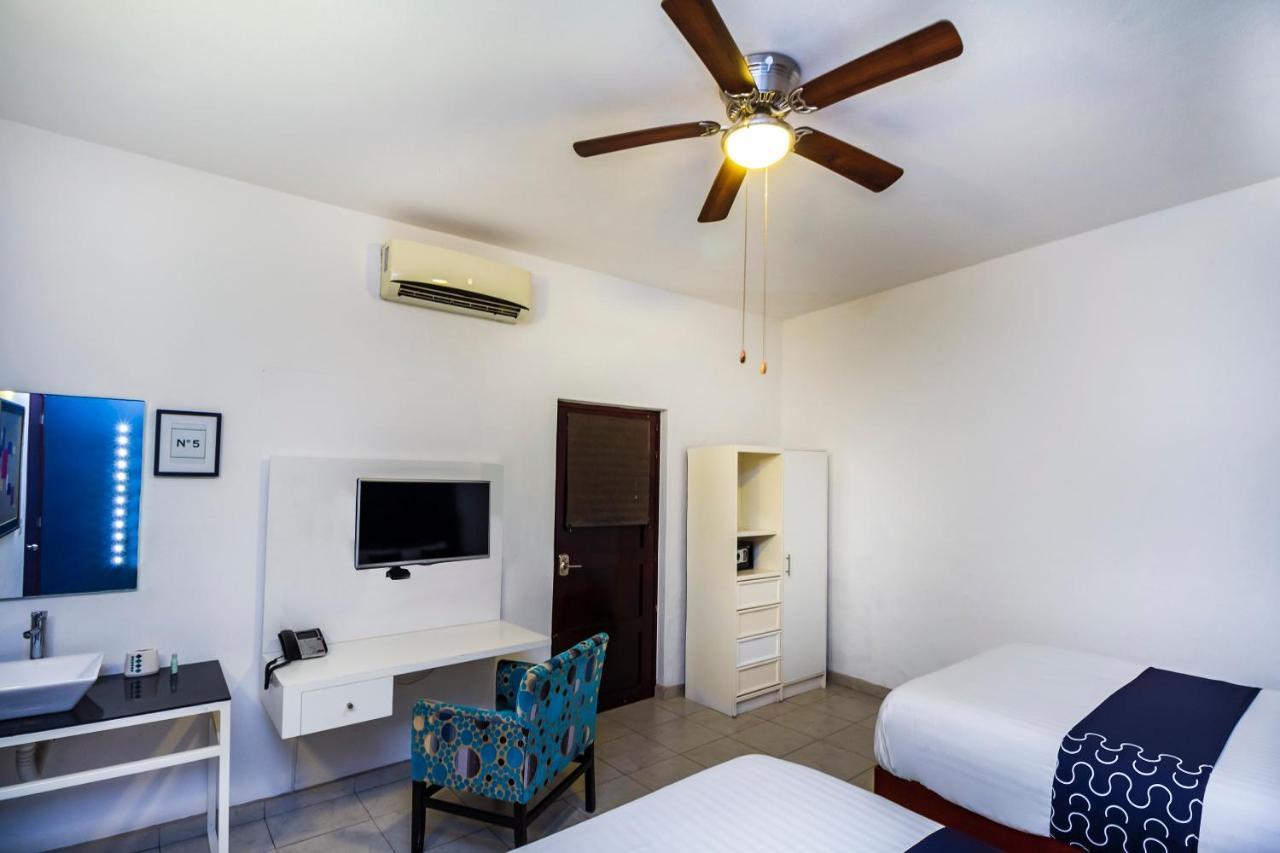 CAPITAL O Hotel 522 Puerto Vallarta Buitenkant foto